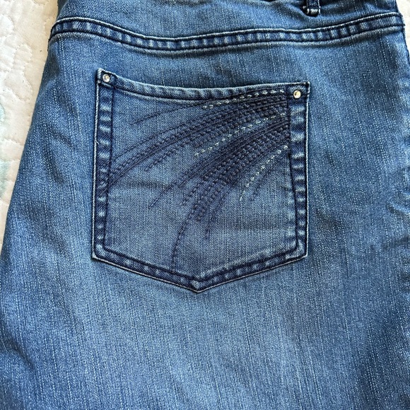 🍉Denver Hayes crop jeans lightweight, stretchy 18 x 22 GUC - Picture 15 of 15